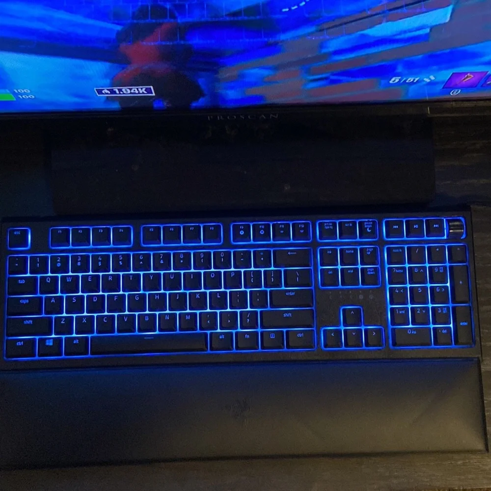 Selling a razor keybored.